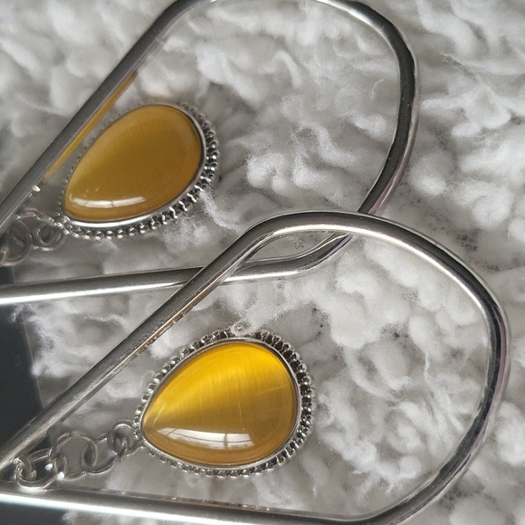 EARRINGS - Picture 2 of 2